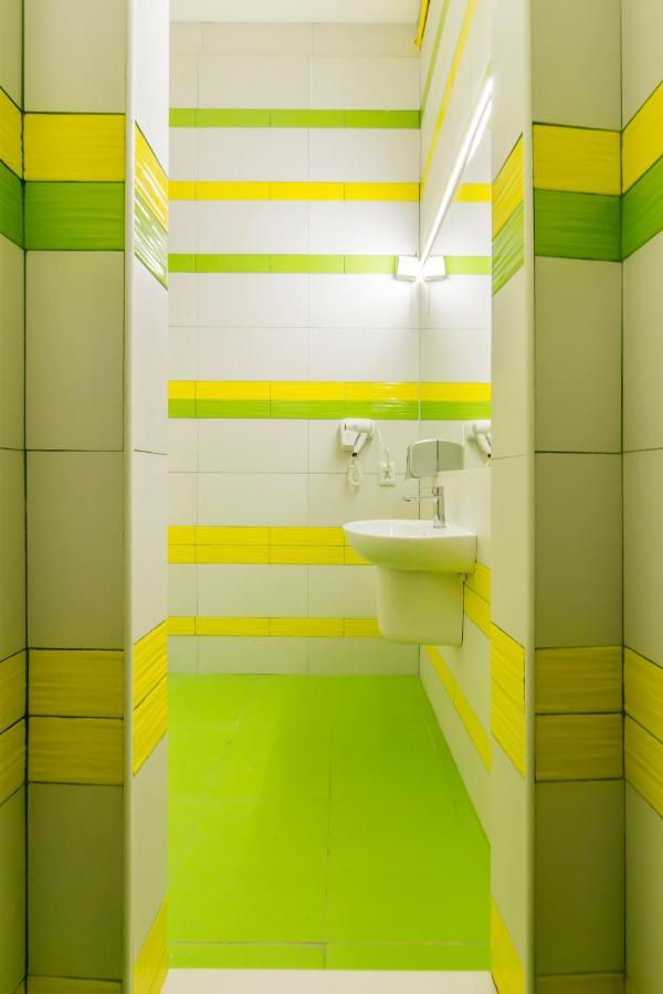 Vorobey Hostel Kiev Bagian luar foto