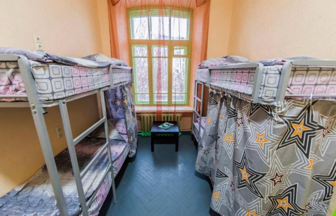 Vorobey Hostel Kiev Bagian luar foto