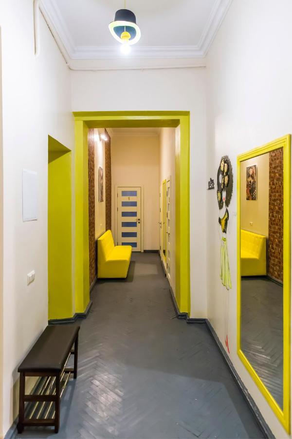 Vorobey Hostel Kiev Bagian luar foto