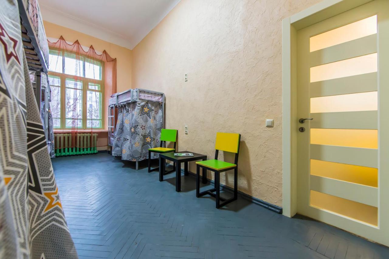 Vorobey Hostel Kiev Bagian luar foto